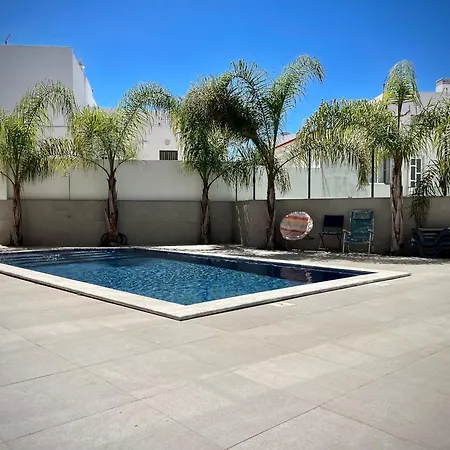 Im - With Pool, Wifi And Parking Pera